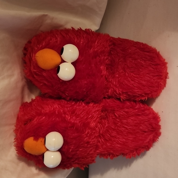 Sesame Street Elmo slippers - Picture 2 of 6